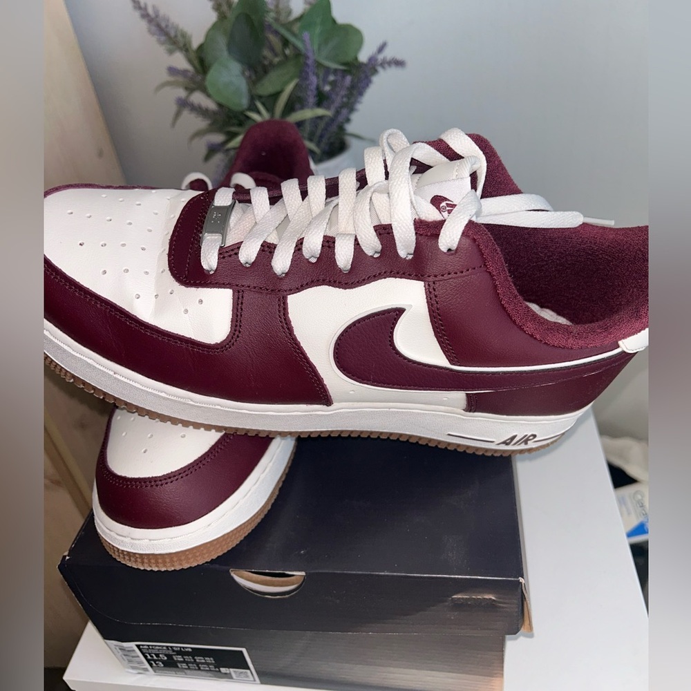 Men’s worn once Nike Air Force One’s